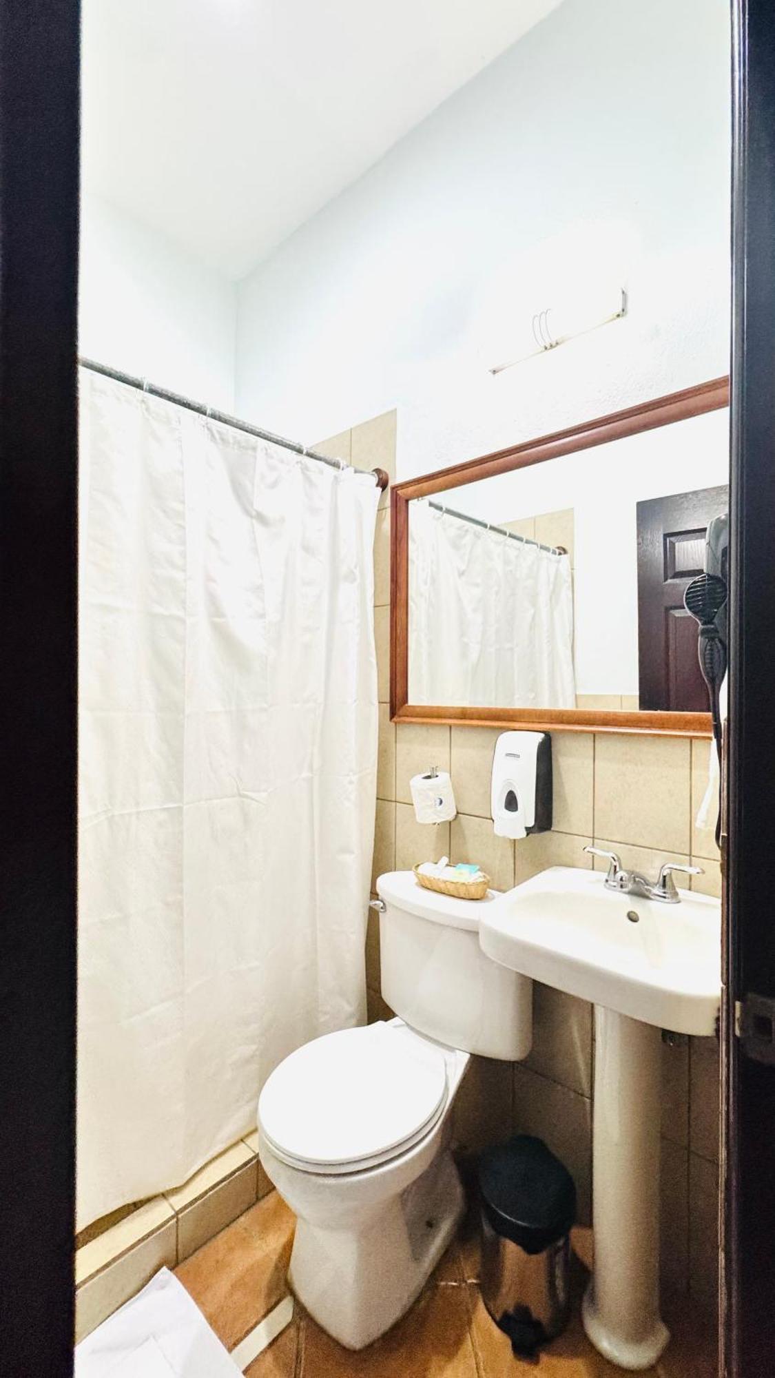 Hotel Leon Inn Luaran gambar